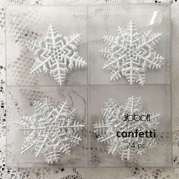Abbott Other - ❄️ Snowflake Decoration